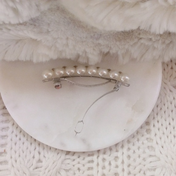 Faux Pearl Hair Clip - Picture 4 of 5